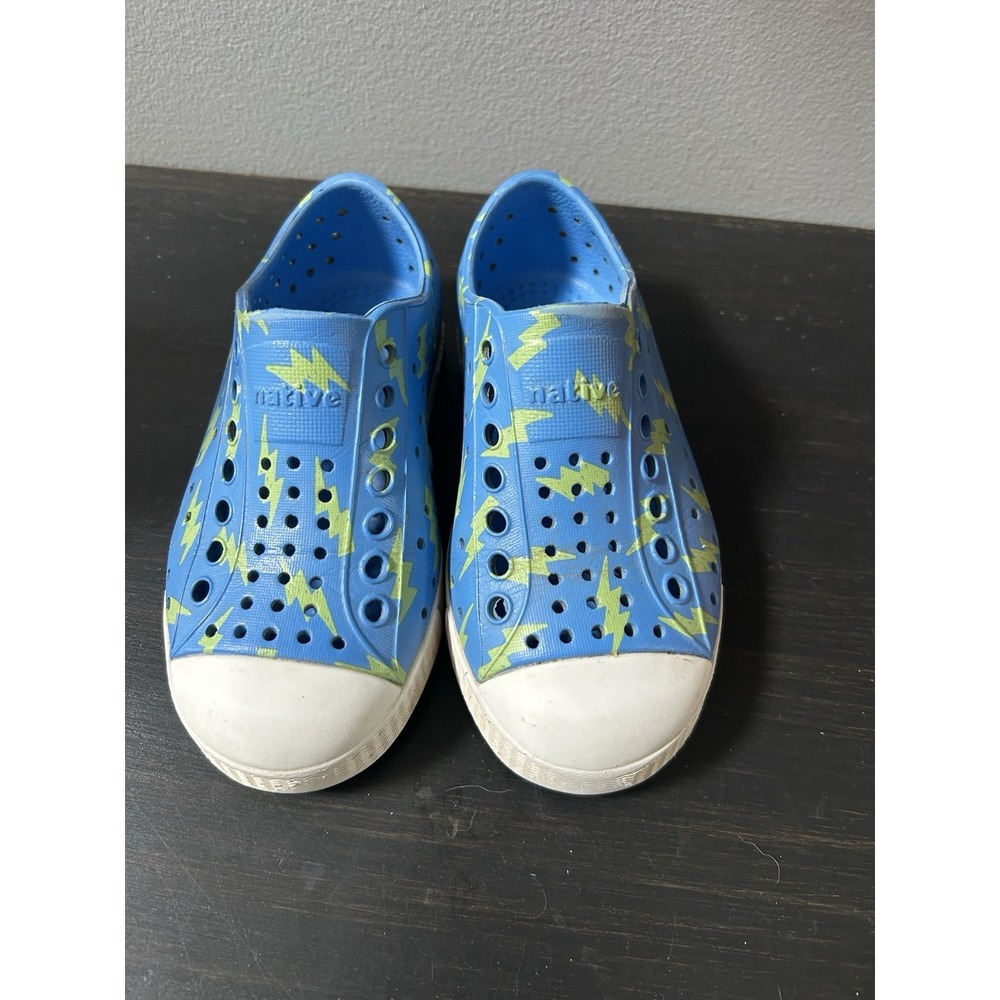 Native Jefferson Kids Size 9 C9 Blue Lightning Water Shoes